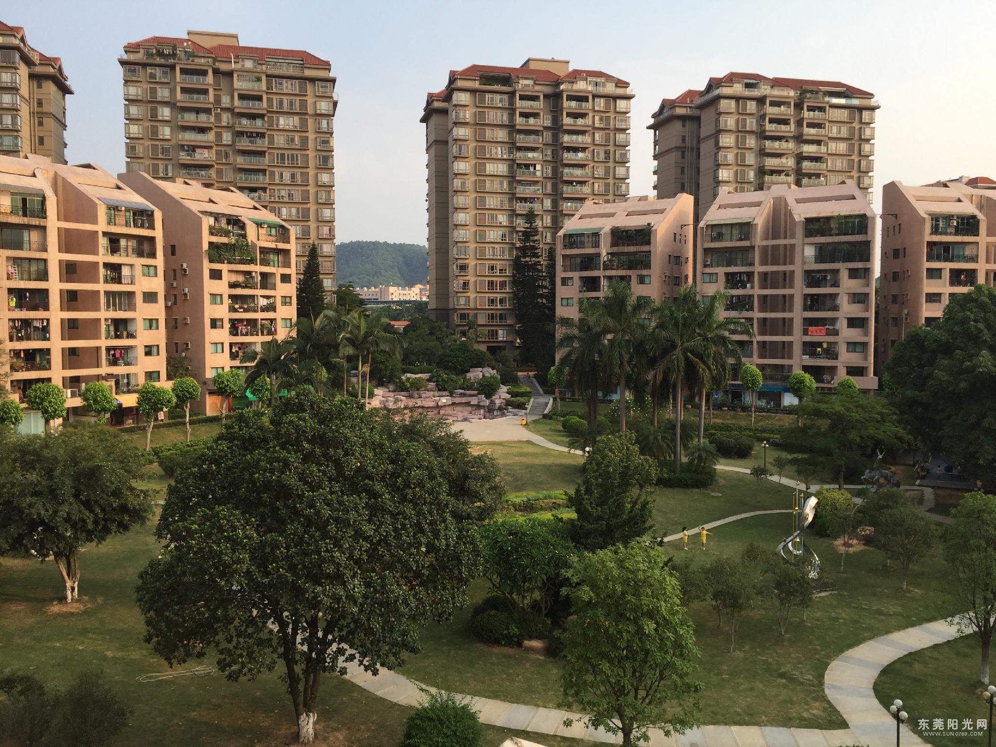 万达商圈东城中心 近地铁口 厅带阳台景观花园 满五